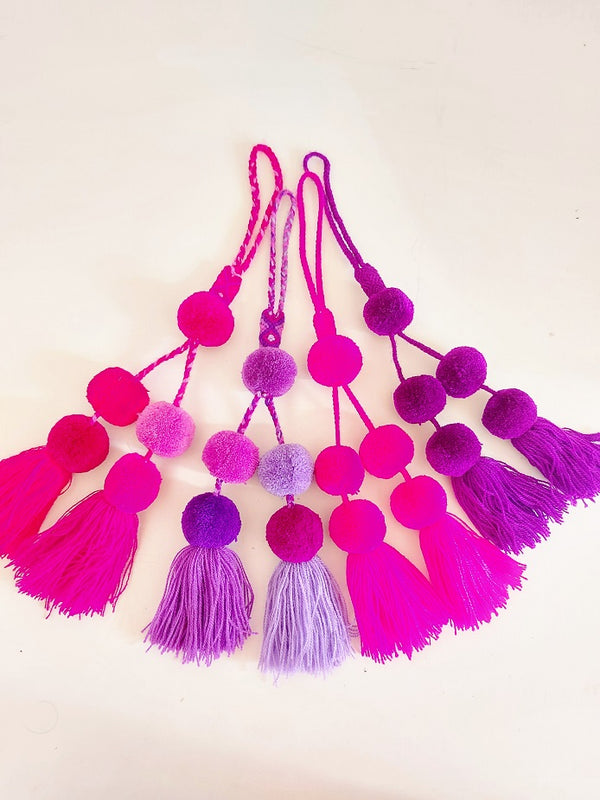 Bommel, Tassel, lila purple pink rosa Taschenanhänger, Schlüsselanhänger, Mexiko mexican Kunsthandwerk, home decor, pom pom