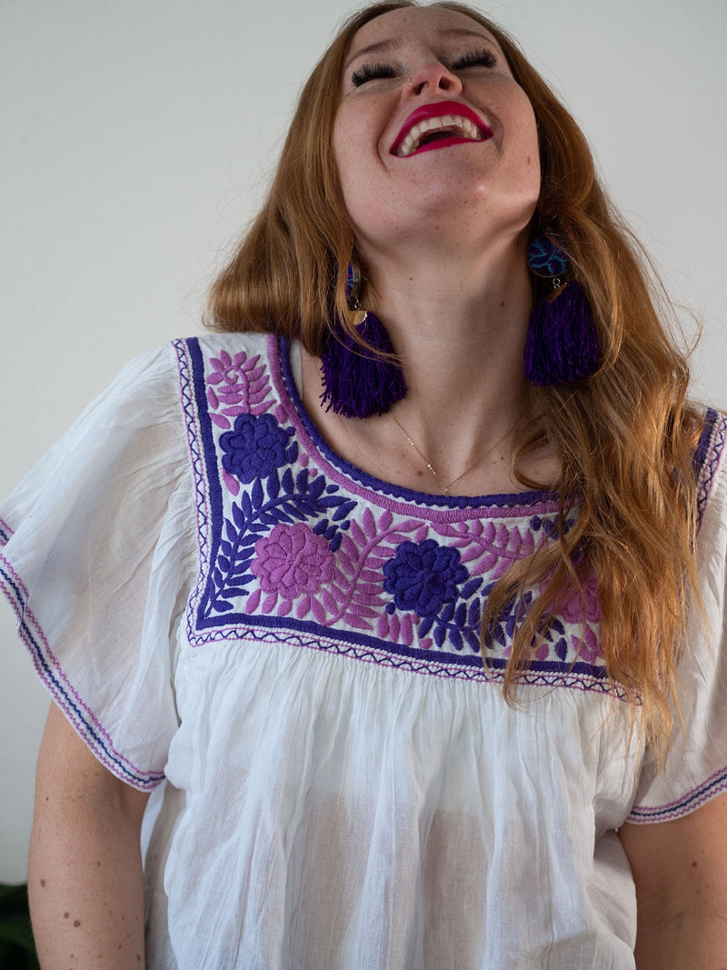 Bluse-Tunika-Top Volant-Ärmel (lila) handbestickt aus Mexiko