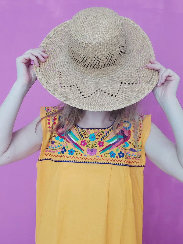 Mexikanische Kleid Tunika embroidery dress maxi lang clothing online shop european colourful Mexiko mexican Mode fashion Blumen flower gelb yellow jungle bird