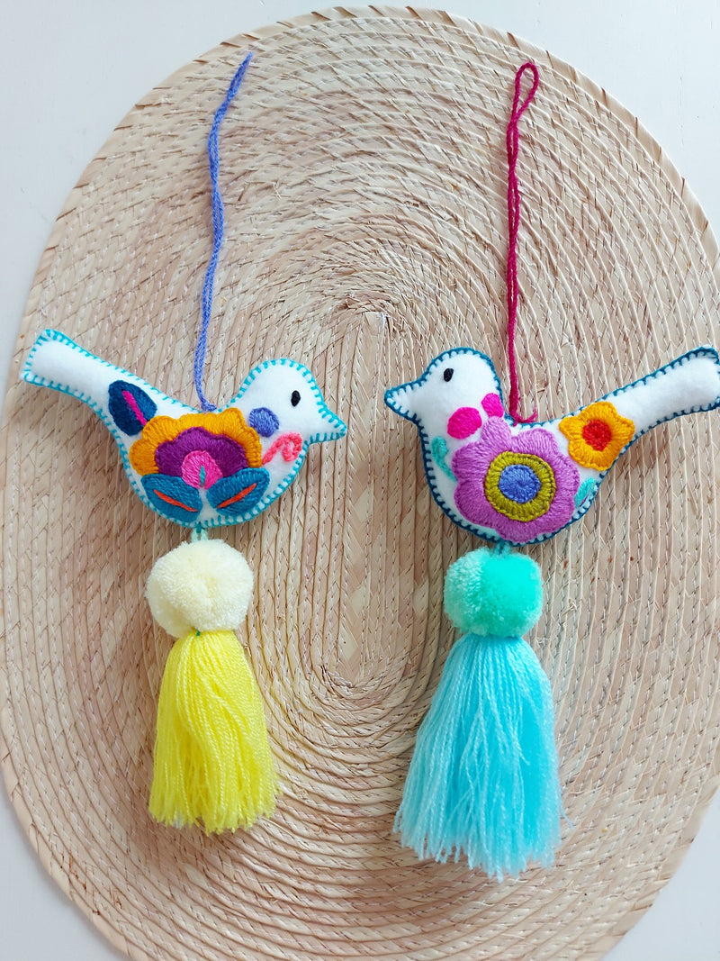 Christmastree ornament bird (weiss), handmade embroidery from Mexiko