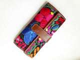 Wallet with floral embroidery from Mexico (leather)