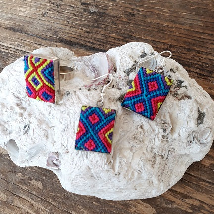 Boho Ohrringe und Ring mit Stickerei als Set aus Mexiko (handmade)