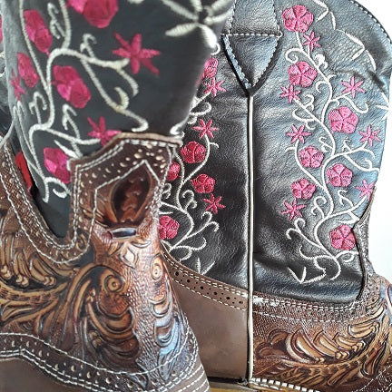Leather cowboy boots for women with embroidery from Mexico (brown) limited quantity!