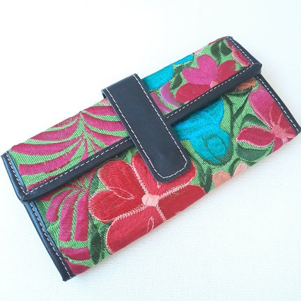 Wallet leather (black) with embroidery (green) from Mexico